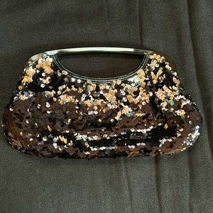 Sequin clutch
